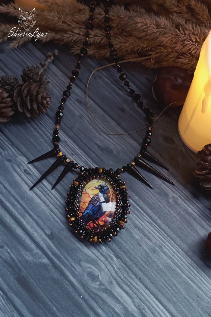 Японский бисер, стеклянные бусины, стеклянный кабошон с принтом. Размер кулона 4,5х5,5см, длина цепочки 40см