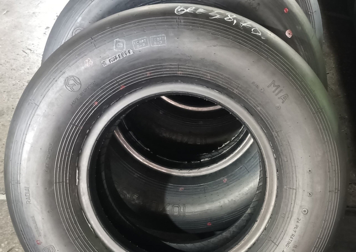 Шина авиационная бескамерная радиальной конструкции, предназначенная для колес основных опор шасси самолетов семейства RRJ-95 Фото: АО ПО "АШК"