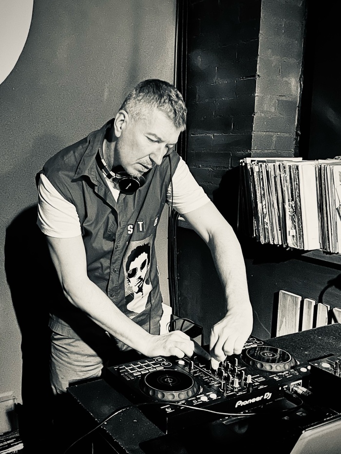     "   "  , , , DJ, 
