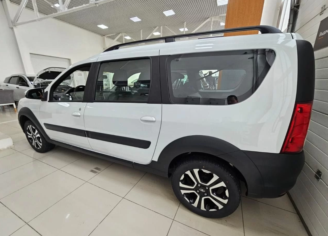 Wanted to buy a new Lada Largus Cross-2025, calculated the loan and changed my mind. In the end, I took another car - Negative, Prices, Greed, Services, Auto, Motorists, Transport, Lada, AvtoVAZ, Trade, Salesman, Sale, Yandex Zen (link), Longpost
