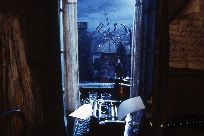 Декорации комнаты Кристиана в павильонах студии Fox Studios в Сиднее.