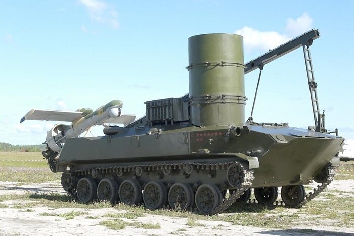  -   -1һ.  : Piotr Butowski, Public domain, via Wikimedia Commons