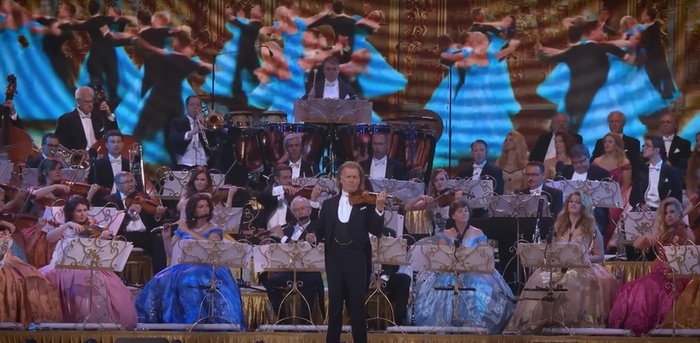 Какая-то странная «демократичность»