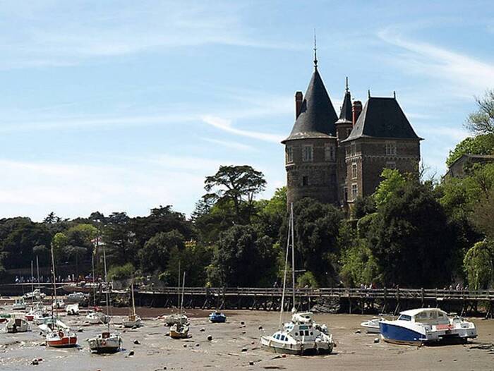 Замок Тиффож в наши дни