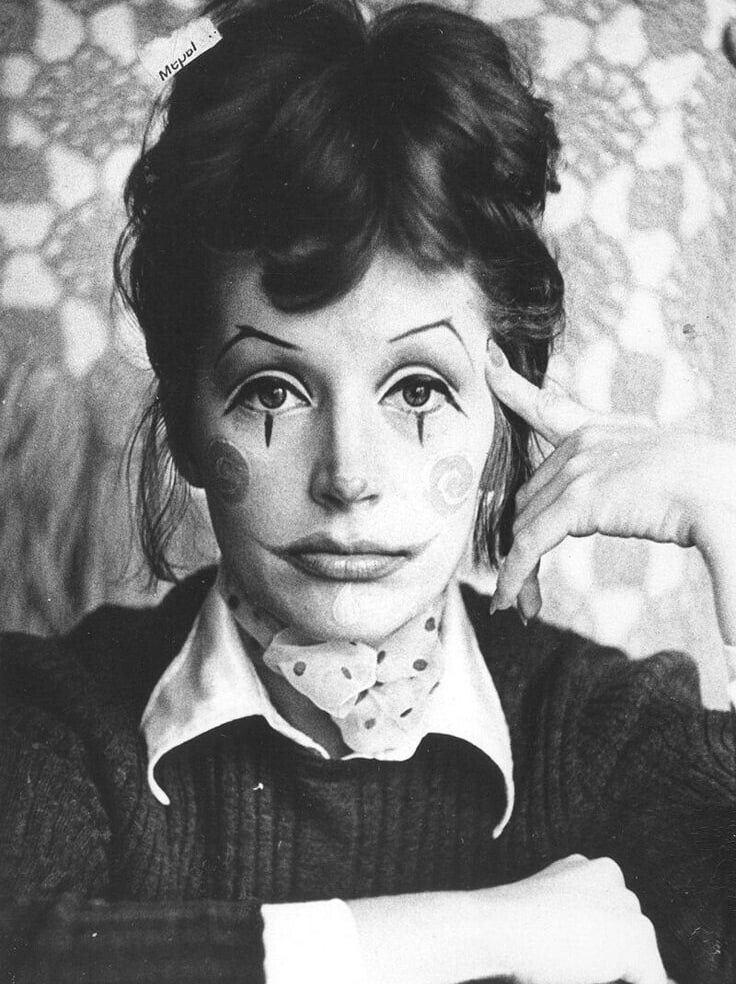 Aлла Пугaчeвa в обpaзe Apлекина, 1975 - Фотография, Черно-белое фото, Пленка, Певцы, СССР, Алла Пугачева, 1975