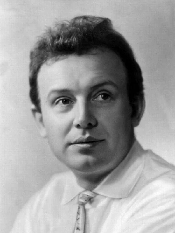 «Первая жена назвала его ничтожеством, а вторая сделала гением»: непрощённое предательство Смоктуновского... Биография, Актеры и актрисы, Советские актеры, Счастье, Семья, Любовь, Иннокентий Смоктуновский, Знаменитости, Театр, Память, Советское кино, Фото со съемок, Telegram (ссылка), СССР, Длиннопост, Прощание, Прошлое, Судьба, Молодость