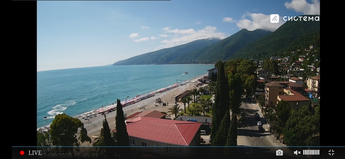 Веб-камера в Абхазии, с видом на пляж пансионата Гагра.