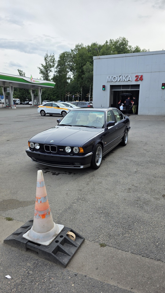    BMW, 5