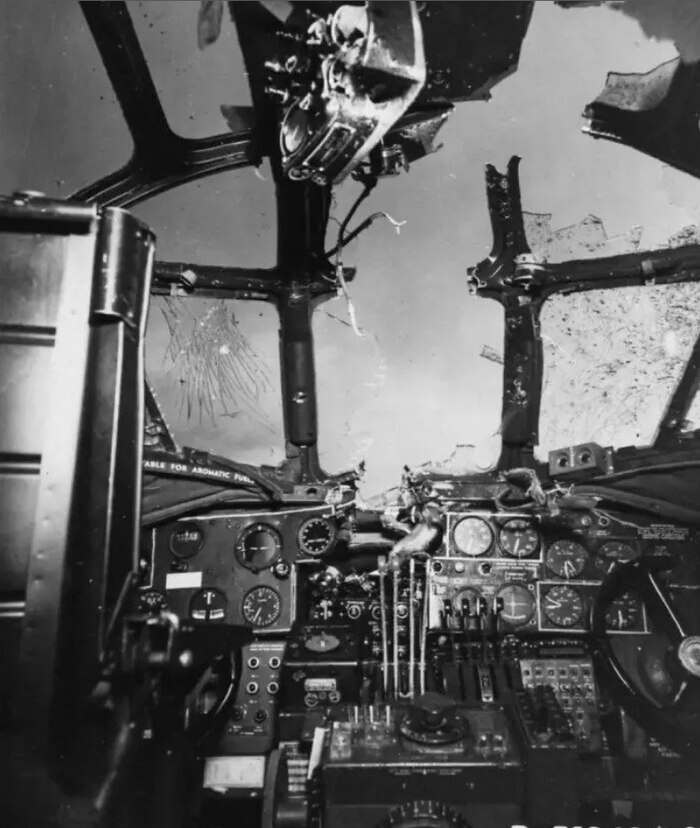    B-24,     ,  , , 