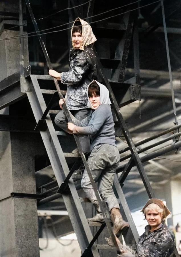 Подборка простых и потрясающих фотографий эпохи СССР. 20 раскрашенных фотографий. Часть 26 20 век, Старое фото, Фотография, СССР, Детство в СССР, 60-е, 70-е, 80-е, 50-е, Колоризация, Длиннопост