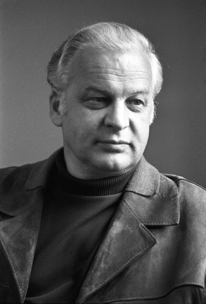    -  , , , ;    (1974).