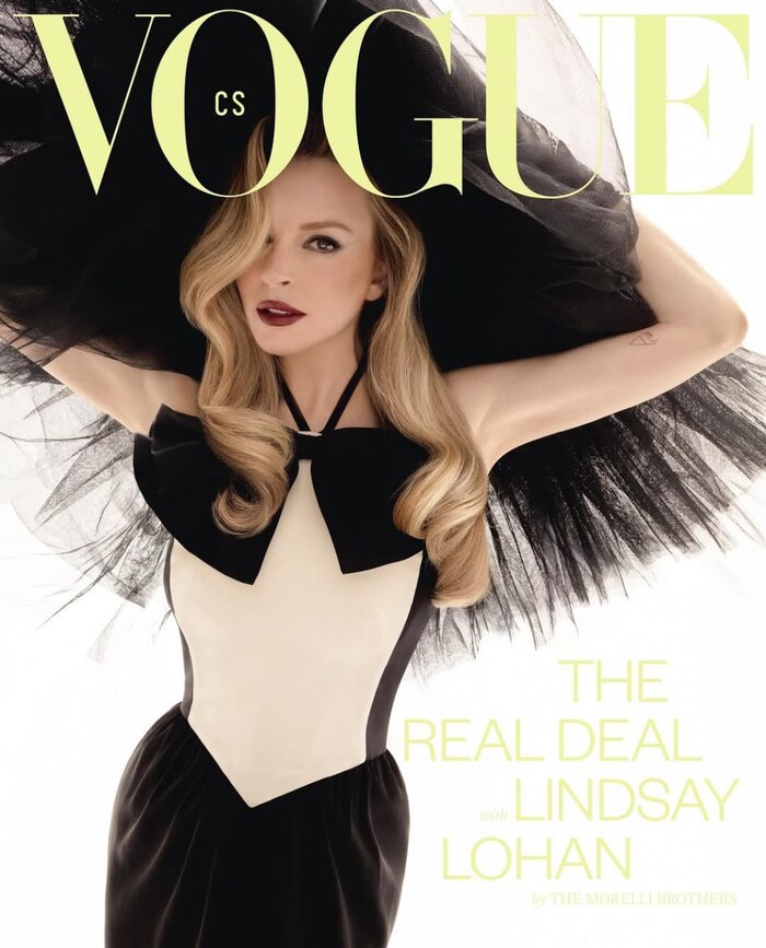 Линдси Лохан украсила обложку нового выпуска журнала Vogue Чехословакия, представ в образе из коллекции Valentino осень 2025 года