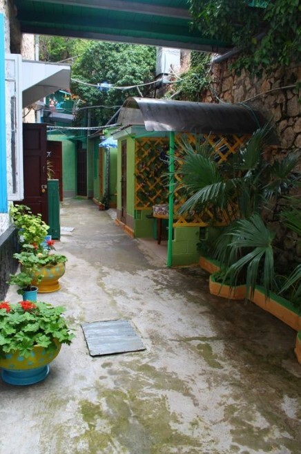 Общий двор на 4 домика