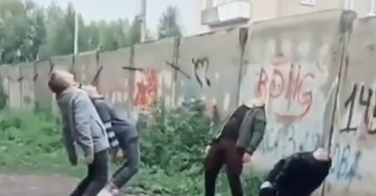 В Китае запущена первая зеркально-солнечная электростанция сразу с двумя башнями - Технологии, Изобретения, Инновации, Вертикальное видео, Полезное, Видео, Короткие видео