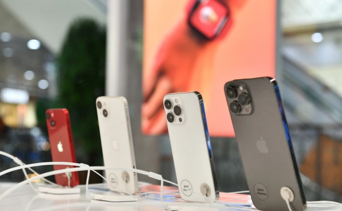      .    iPhone     Rustore, iPhone, Apple,  , , , 