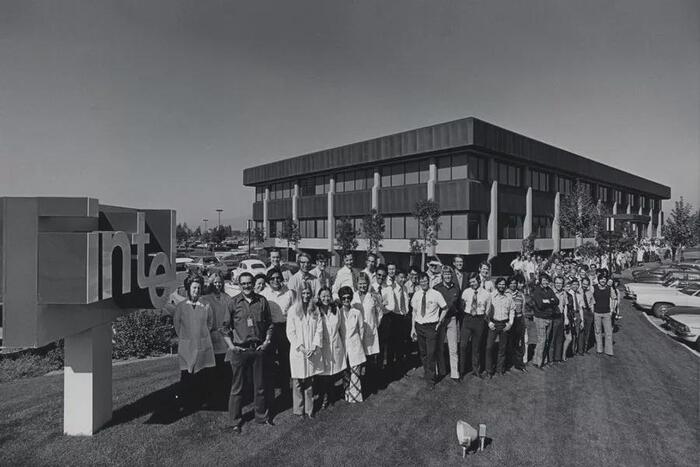 18.07.1968 -  Intel Corporation [_] , , Intel,  ,  , ,  , , , ,   ,  , ,  , YouTube (), 
