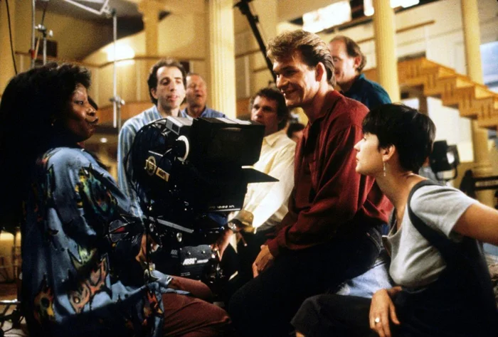 «Привидение» – один из самых красивых и трогательных фильмов о любви, которая оказалась сильнее самой смерти Патрик суэйзи, Вупи голдберг, Фильмы, Длиннопост, Фото со съемок, Деми Мур «Привидение» – один из самых красивых и трогательных фильмов о любви, которая оказалась сильнее самой смерти Патрик суэйзи, Вупи голдберг, Фильмы, Длиннопост, Фото со съемок, Деми Мур