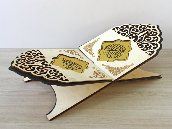 один из прототипов: низ - фанера с черной покраской. хоть и выглядело эффектно, но для каждодневного использования нужно обязательно добавить еще и лакировку для защиты от сколов краски. к сожалению, с лаком затруднительно работать у нас на производстве