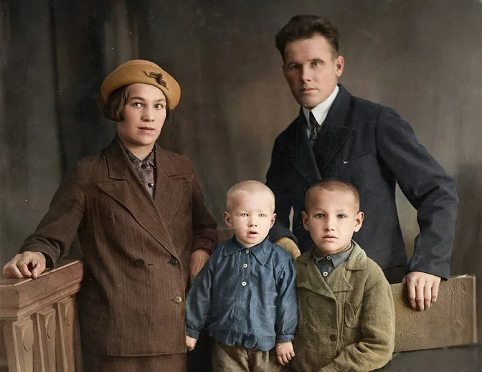 Интересная фотоподборка известных личностей СССР и Мира в детстве и юности. 20 раскрашенных фотографий. Часть 2 20 век, Старое фото, Знаменитости, Актеры и актрисы, Фотография, Колоризация, Музыканты, Биография, Длиннопост