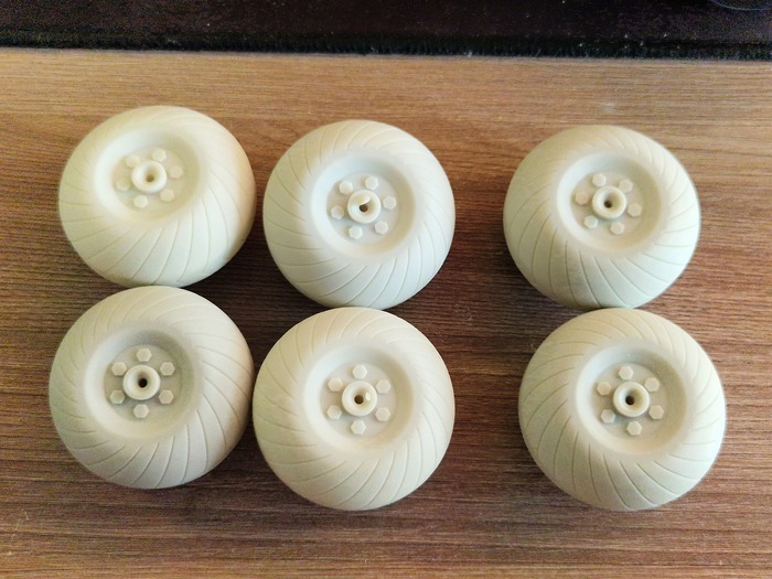  4 ,  2   .    -   !*