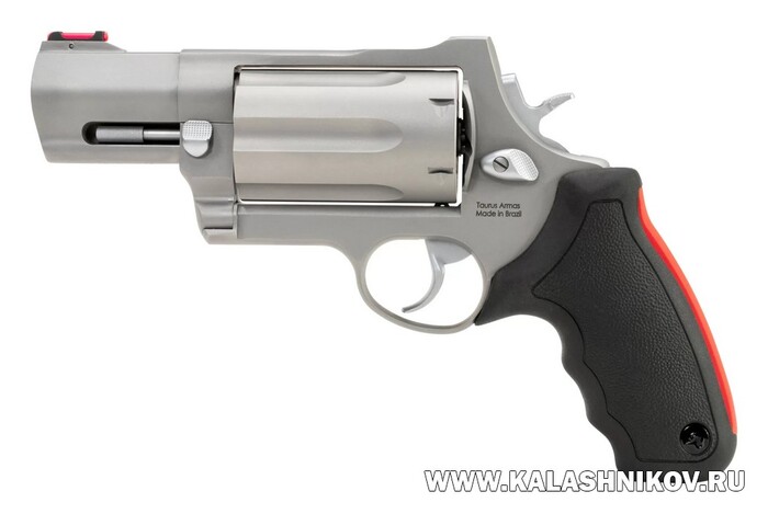 Для стрельбы из револьвера Taurus Raging Judge могут использоваться патроны калибров .45 Colt, .410 и .454 Casull