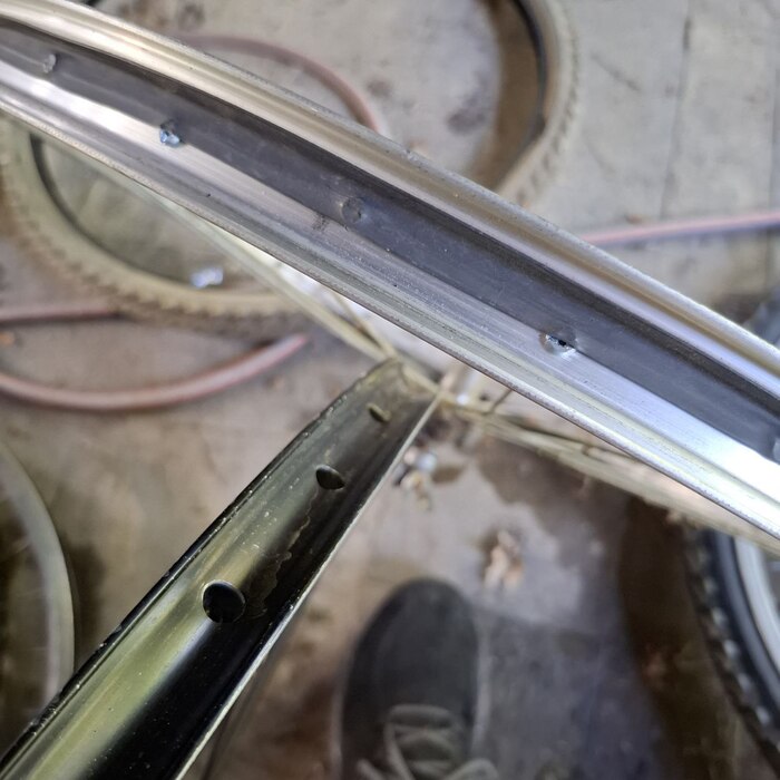 Для сравнения - колесо, которое стояло на рок машине.