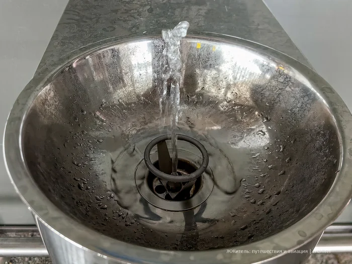 Свершилось! Бесплатная вода в аэропорту Внуково Туризм, Путешествия, Аэропорт, Внуково, ФАС, Цены, Вода, Питьевая вода, Питьевой фонтан, Лайфхак, Длиннопост