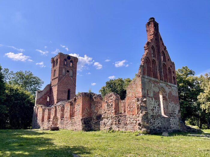 Кирха св. Барбары в Храброво
