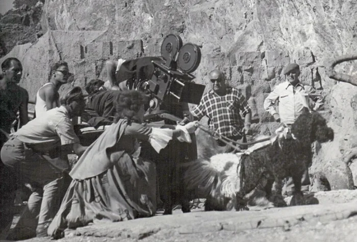 Как снимали фильм Королевство кривых зеркал: кадры со съемок и 12 интересных фактов о фильме Фото со съемок, Актеры и актрисы, Ностальгия, Классика, Александр Роу, Советское кино, Советские актеры, Георгий Милляр, Экранизация, Сказка, Яндекс Дзен (ссылка), Длиннопост, Королевство кривых зеркал