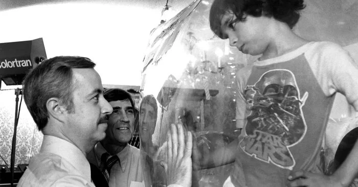 Мрачная история мальчика в пузыре: всю жизнь он провел в капсуле, а мать прикоснулась к нему лишь однажды – прямо перед его смертью Биология, Исследования, Наука, Научпоп, Длиннопост, Дети, Парень из пузыря, Вирус Эпштейна-Барр