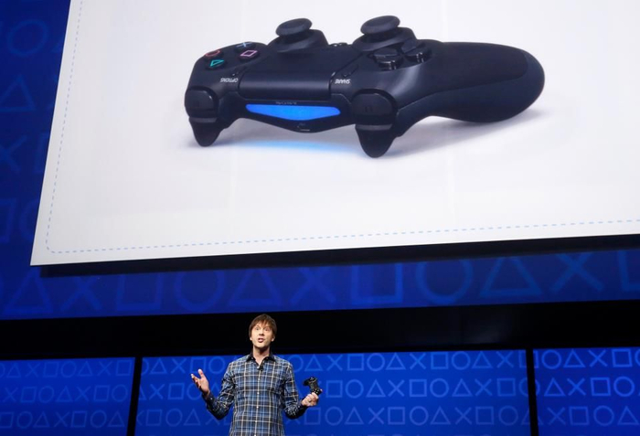 PlayStation Meeting 2013.    DualShock 4.
