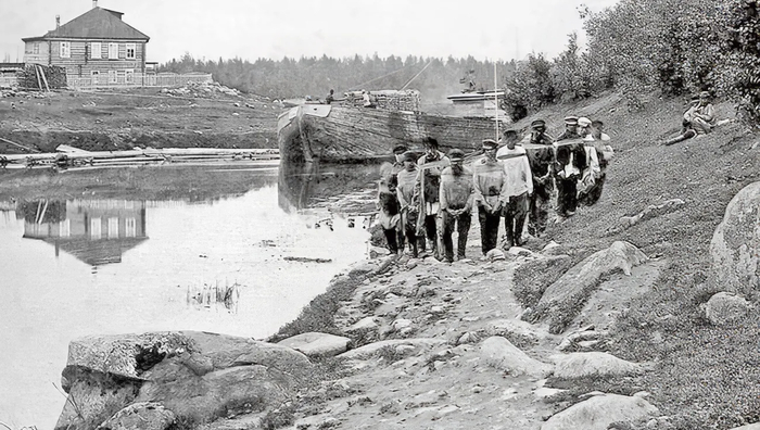 Бурлаки в лямке. Рыбинск