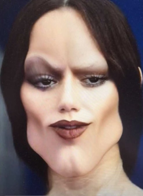 Это просто макияж такой, какая пластика? Вы просто боитесь взрослых женщин