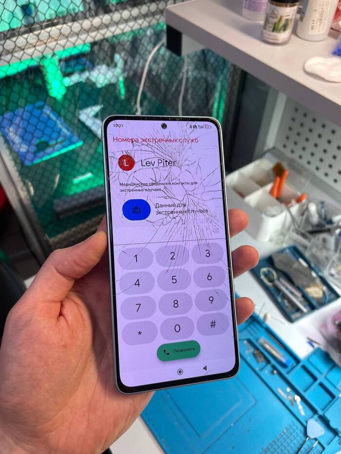 Разбилось стекло на Xiaomi Redmi Note 13 4G, но дисплей цел - поэтапно показываем, как сэкономить на ремонте