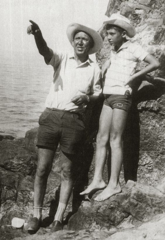 Юрий Никулин с сыном Максимом на съемках фильма (Бриллиантовая рука), 1968 год.