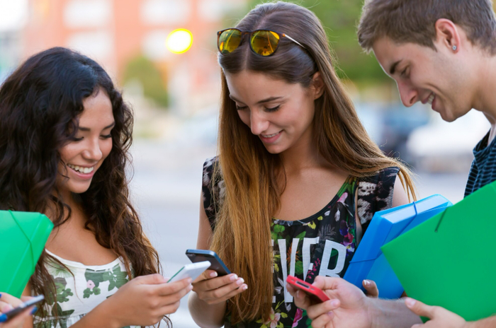 Фото: <!--noindex--><a href="https://pikabu.ru/story/chatyi_pervokursnikov_tozhe_pereezzhayut_na_max_13042344?u=http%3A%2F%2FFreepik.com&t=Freepik.com&h=b5f12568cf157820db5cd015471c83b62cac76bf" title="http://Freepik.com" target="_blank" rel="nofollow noopener">Freepik.com</a><!--/noindex-->