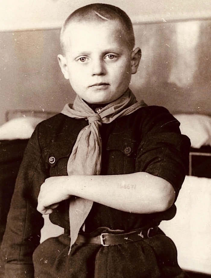 12-  ,    .  .  1946  ,  ,  , ,  