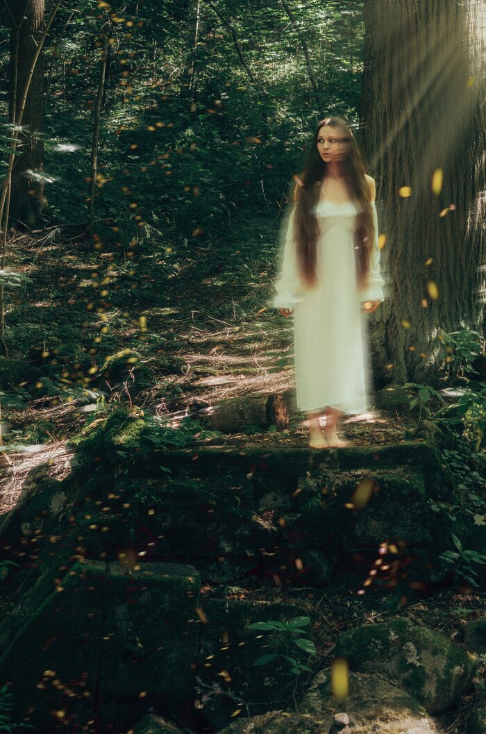 У безмятежной и медленной реки