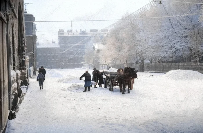 Жизнь Советского Ленинграда в 60-е годы. 20 раскрашенных фотографий История города, 20 век, 60-е, СССР, Ленинград, Санкт-Петербург, Старое фото, Фотография, Колоризация, Длиннопост
