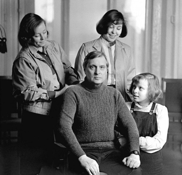      -         . 7  1987 .