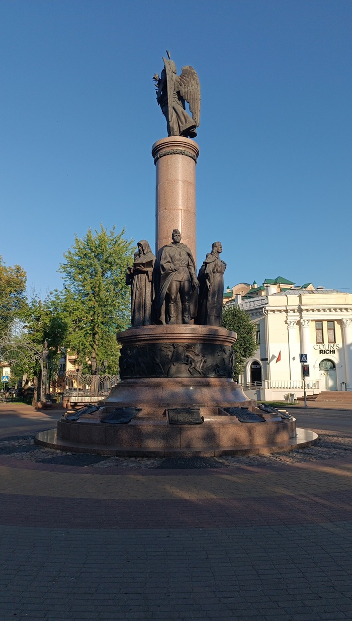 Вот как раз пересечение Советской и Гоголя.