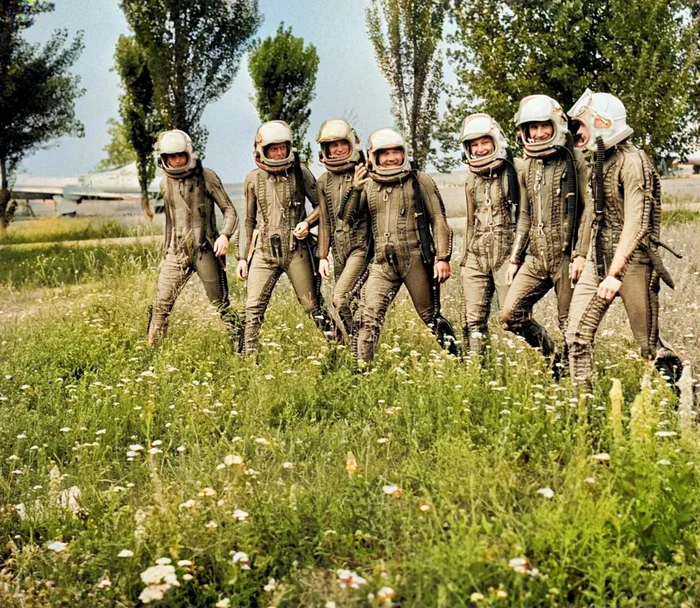 Подборка простых и потрясающих фотографий эпохи СССР. 20 раскрашенных фотографий. Часть 28 20 век, Старое фото, Фотография, СССР, Сделано в СССР, Детство в СССР, 60-е, 70-е, 80-е, 50-е, 40-е, Колоризация, Длиннопост