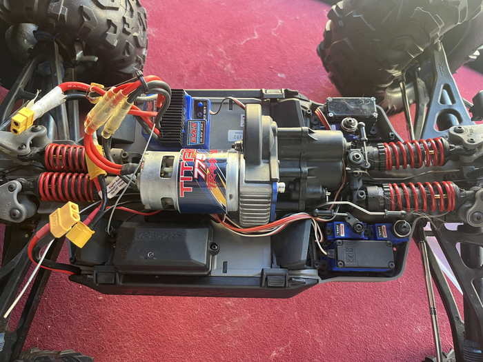 Найди 5 сервоприводов =)