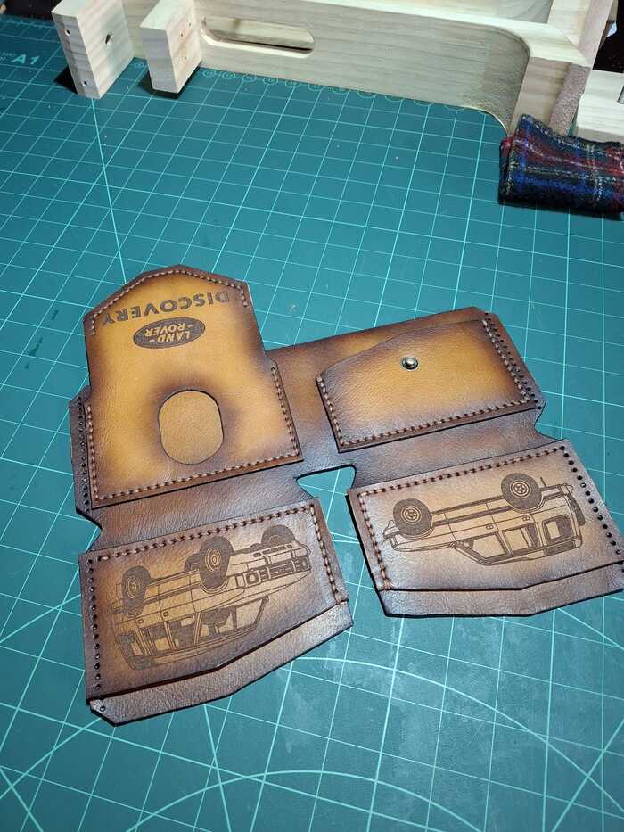 Полусобранный. Нужны нитки на два тона светлее. Но у меня их нет.