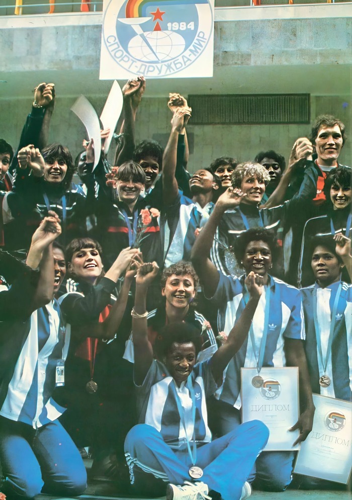 - "-84". : . .  /  "  " 1985 .