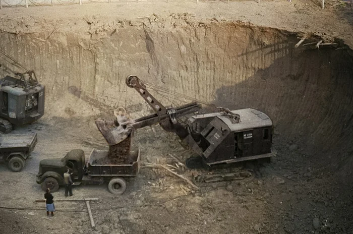 Жизнь Советской Москвы в 40-е годы. 20 раскрашенных фотографий 20 век, Старое фото, Историческое фото, История города, Москва, 40-е, СССР, Колоризация, Длиннопост