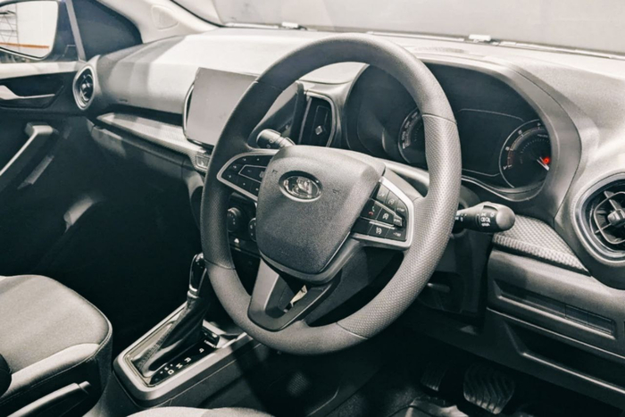          Lada Iskra  2000   , , , , 