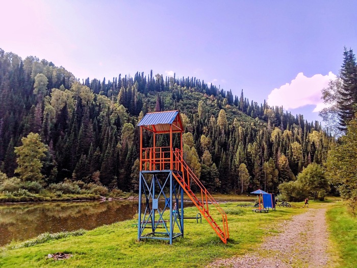 Никто уже не купается.