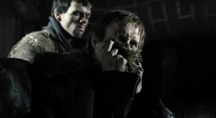 Сьел сырую перепелку.