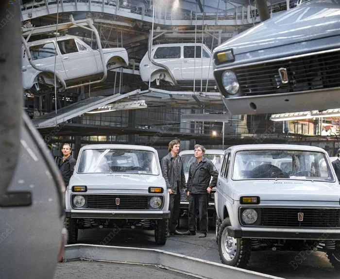 Интересные и местами забавные снимки на автомобильную тематику. 20 раскрашенных фотографий из ХХ века, часть 8 Старое фото, 20 век, Фотография, История автомобилей, Авто, Отечественный автопром, Колоризация, Длиннопост